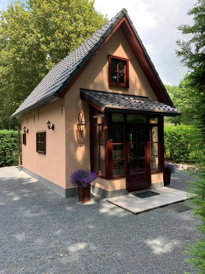 Romantisch Gastenverblijf 'Het Vogelhuisje' Lunteren Exterior foto